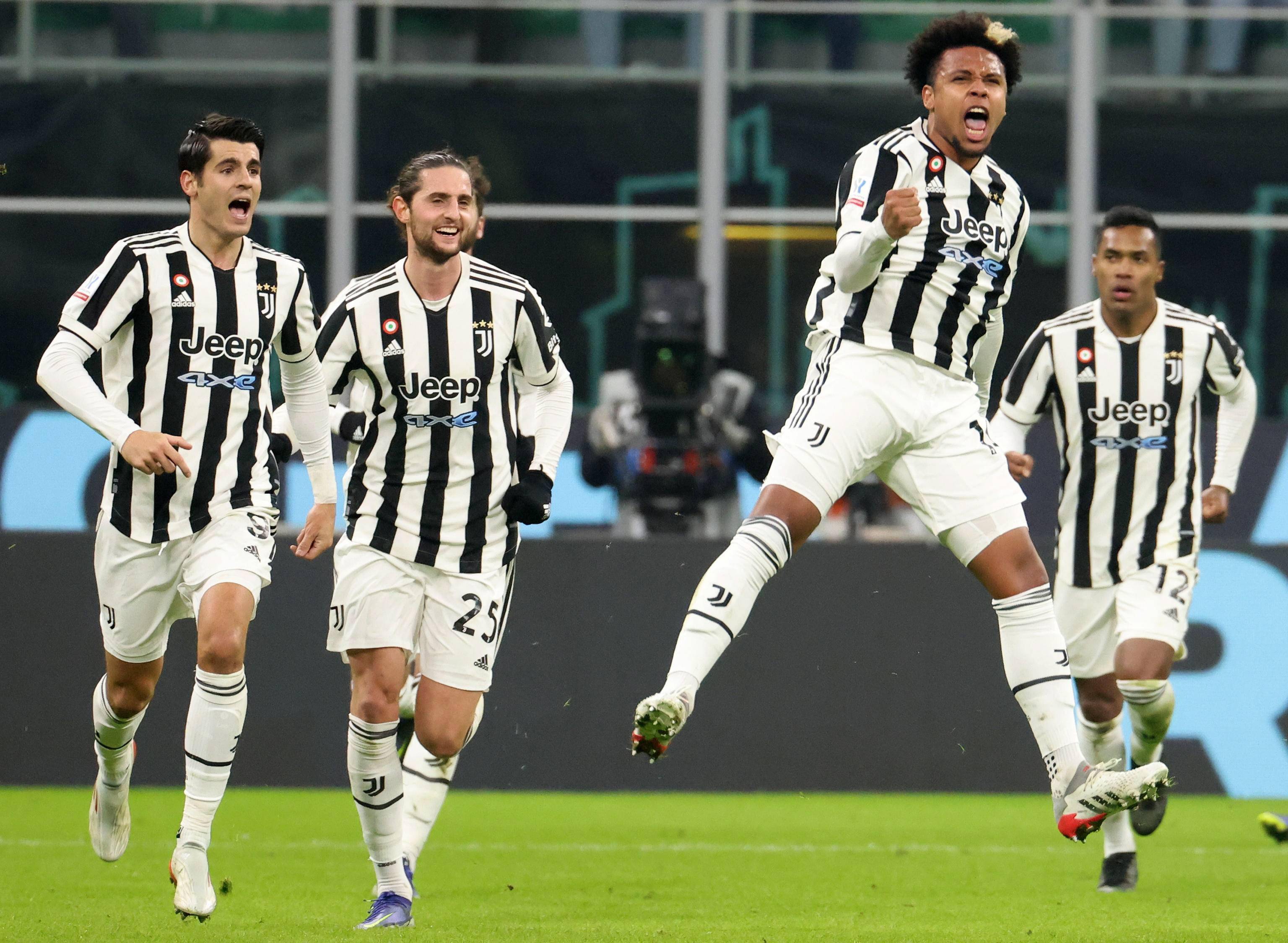 弗兰克·桑切斯与小理查德·托雷斯将进行重量级拳王资格赛，双方已达成协议，但进展缓慢。