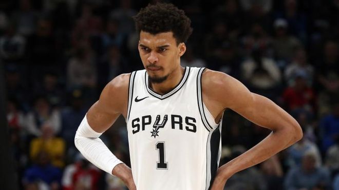 米体：将有一万名左右的那不勒斯球迷远征罗马，警方压力很大