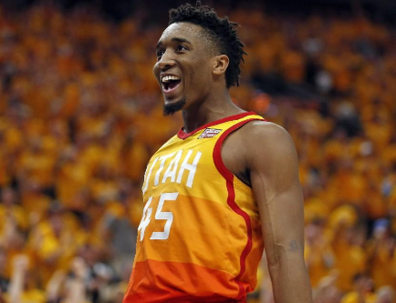 东契奇连续9场30+，追平科比并列湖人队史第四长