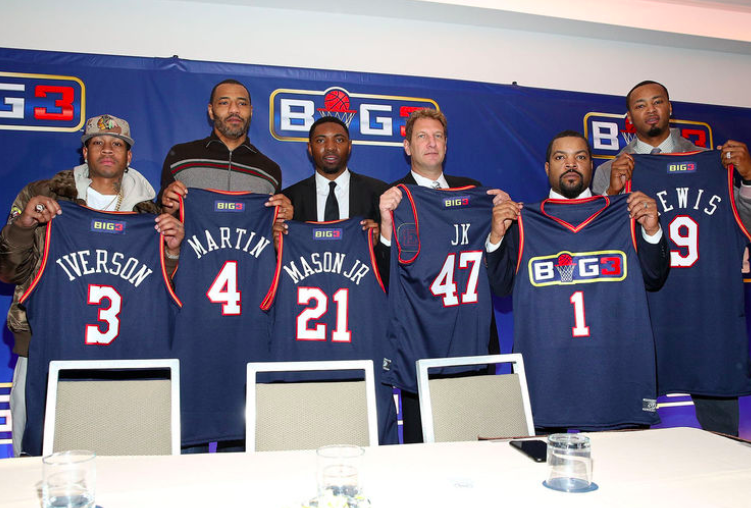 每体：拉菲和阿劳霍将在周三晚上包机回巴萨，对奥萨苏纳有望替补