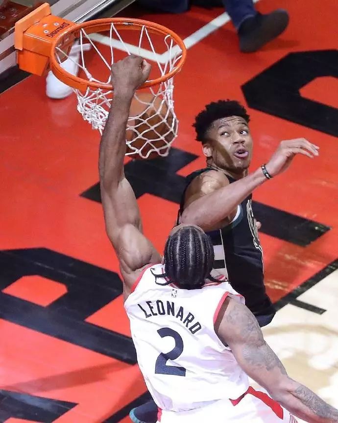 德天空：目前谢什科和曼联的转会进展远高于西蒙斯与切尔西