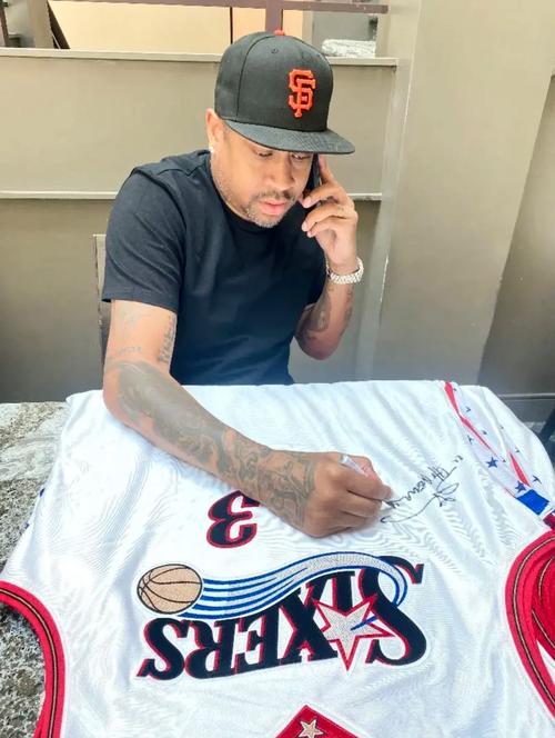 迪马济奥：米兰未来几周与迈尼昂谈续约，并将乌戈列为其替身