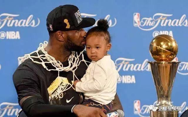 驼子姐的外号是怎么来的？骆歆直播时被提问，直言想转型美女路线